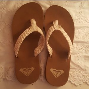 Women's Roxy flip flops size 7.5 brand new